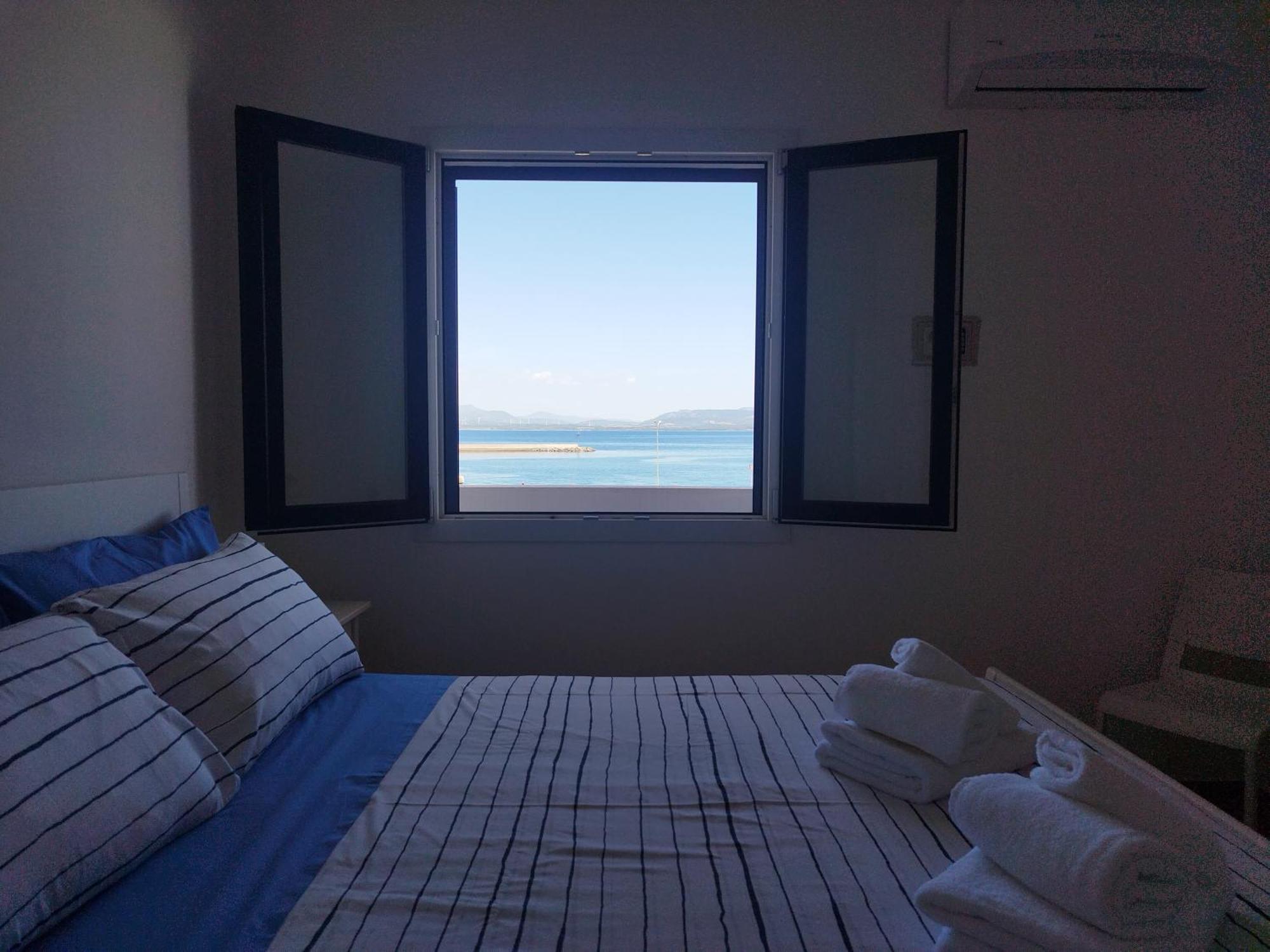Sky And Sea Apartment Calasetta Luaran gambar